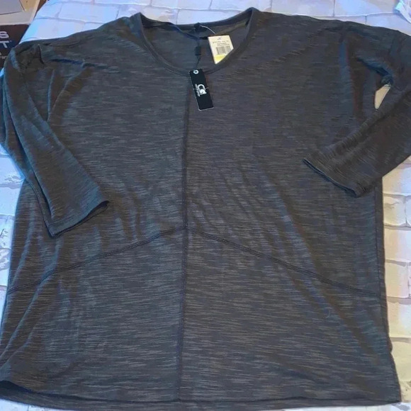 NEW CABLE & GAUGE top size medium - Picture 1 of 3